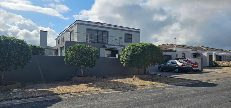 6 Bedroom Property for Sale in Country Club Western Cape